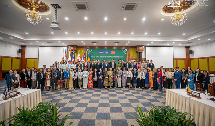/2026/08/asean-china-women-entrepreneurs-gather-in-siem-reap-to-advance-msme-leadership-52000-641330.htm